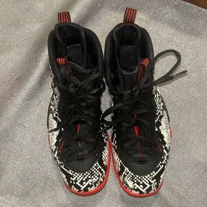 Nike Foamposite Albino Snakeskin size 5.5y